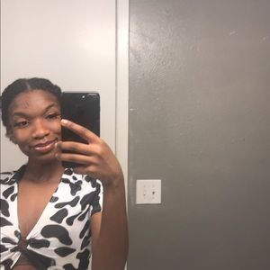 Meet your Posher, Adeisha